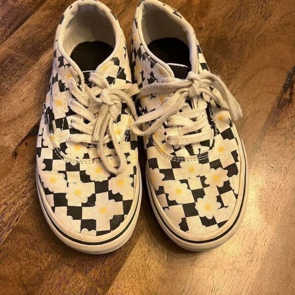 Vans Daisy girls size 1‎